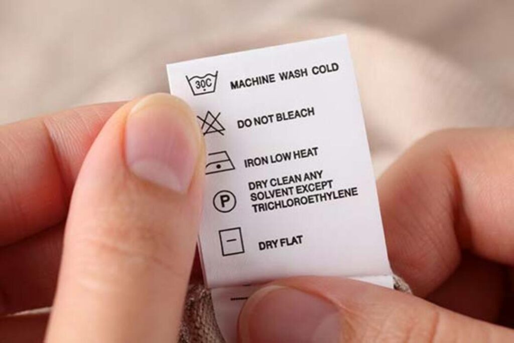 Giặt áo bóng đá như thế nào để không bong chữ 3