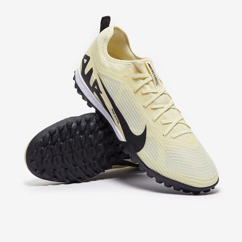Review những đôi giày bóng đá “hot nhất” hiện nay của Nike, Mizuno và Adidas
